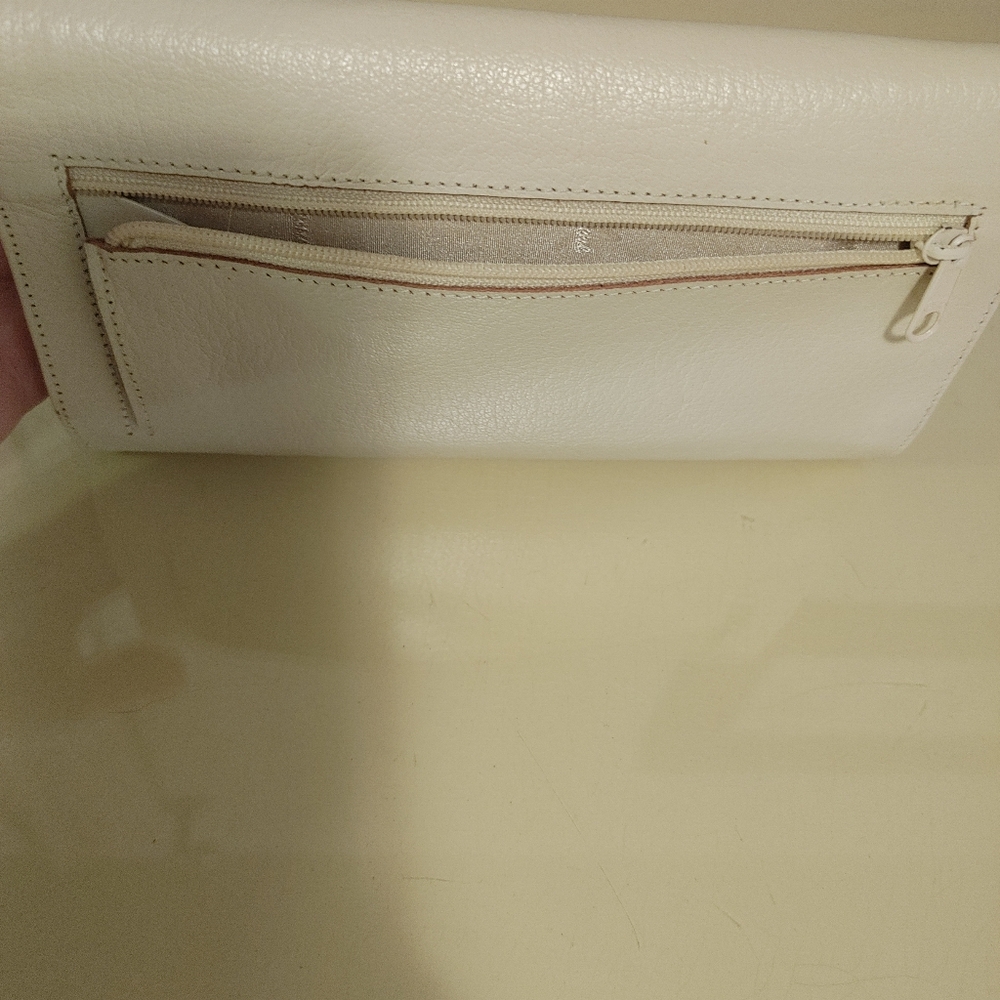 Michael Rome Ivory wallet - Picture 2 of 5